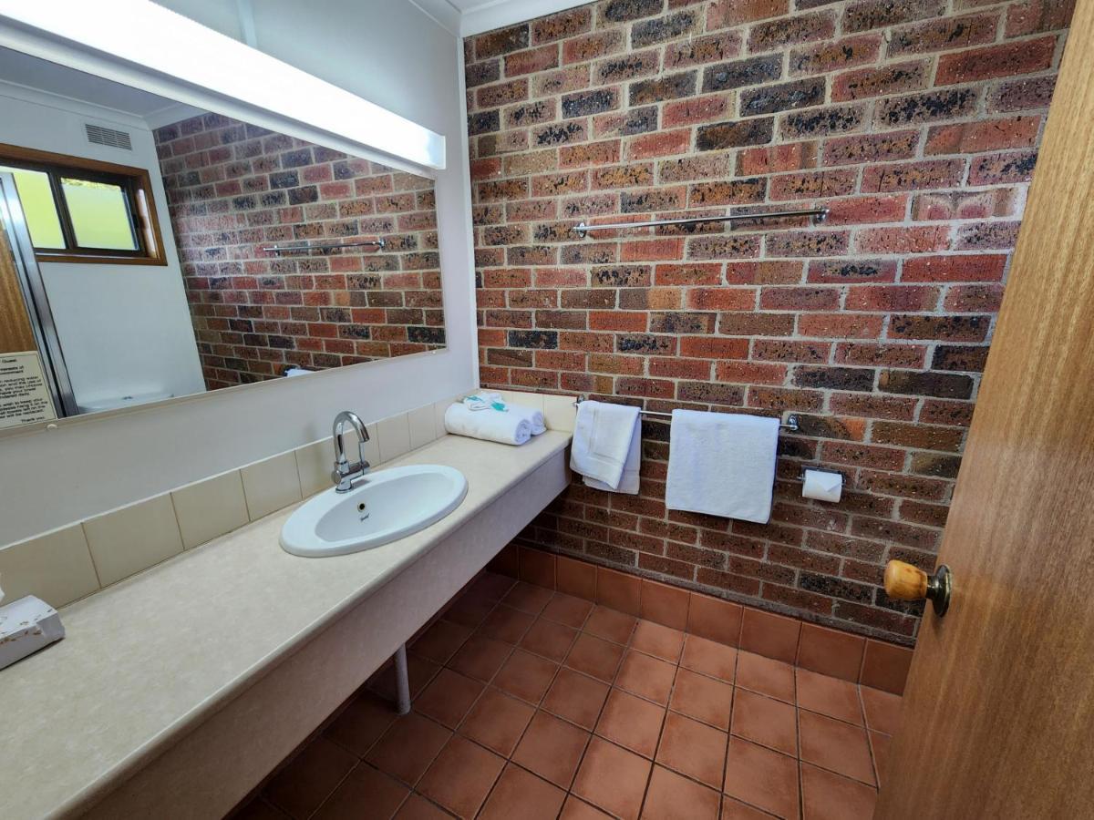 Country Roads Motor Inn Naracoorte Kültér fotó