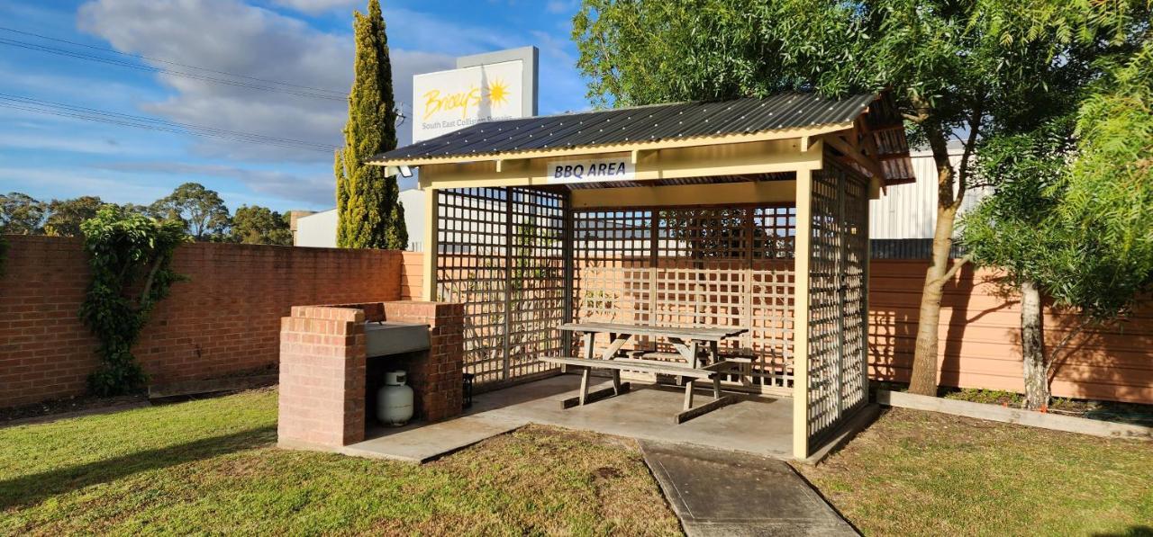 Country Roads Motor Inn Naracoorte Kültér fotó